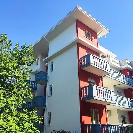 Condominio Ivelca 아파트 리그나노 사비아도로